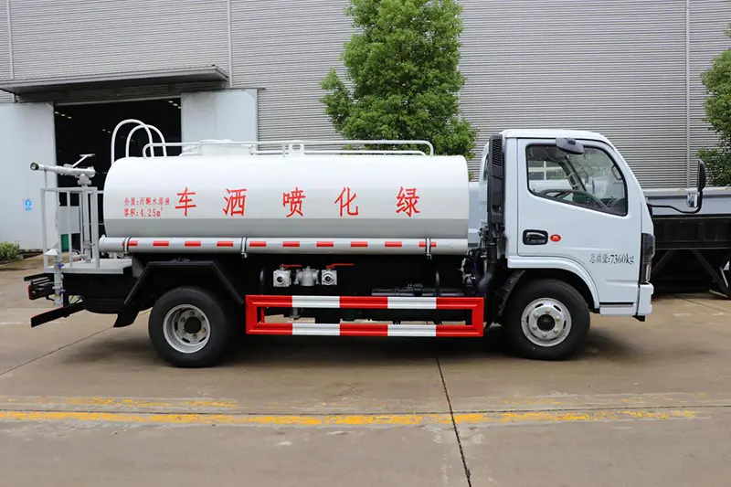 شاحنة رش المياه ذات الضغط العالي