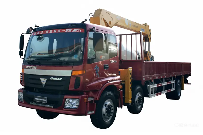 شاحنة مع رافعة